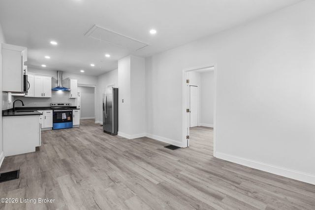 3703 Kahlert Ave, Louisville, KY 40215