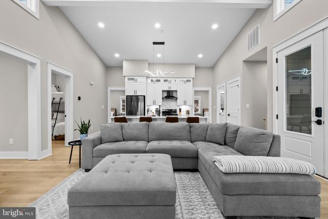 13549 HANGING ROCK LN, Lovettsville, VA 20180