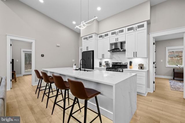 13549 HANGING ROCK LN, Lovettsville, VA 20180