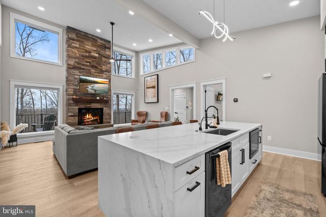 13549 HANGING ROCK LN, Lovettsville, VA 20180