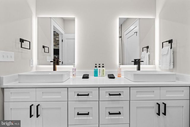 13549 HANGING ROCK LN, Lovettsville, VA 20180