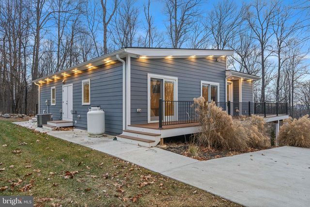 13549 HANGING ROCK LN, Lovettsville, VA 20180