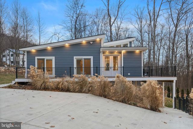 13549 HANGING ROCK LN, Lovettsville, VA 20180