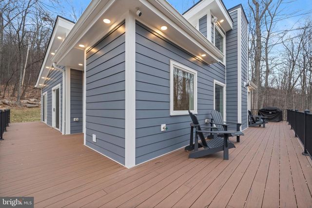 13549 HANGING ROCK LN, Lovettsville, VA 20180