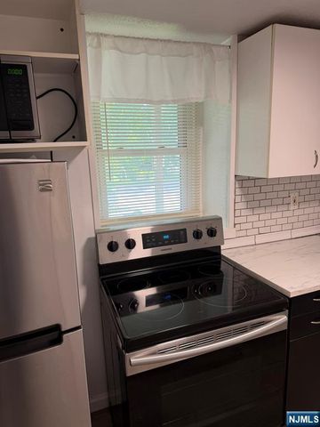 1283 Valley Road 7, Montclair, NJ 07043