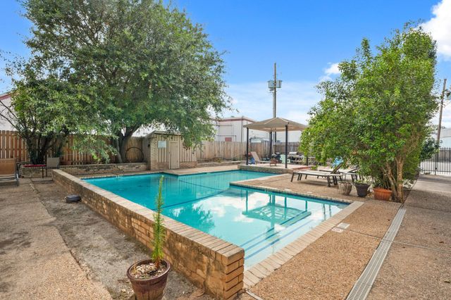 2600 Penny LN 115, Austin, TX 78757