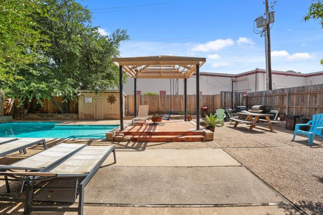 2600 Penny LN 115, Austin, TX 78757