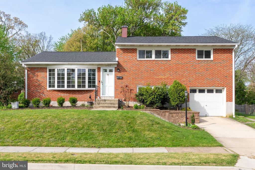 Image 1 of property listing at 1502 MELTON RD, Lutherville Timonium, MD 21093