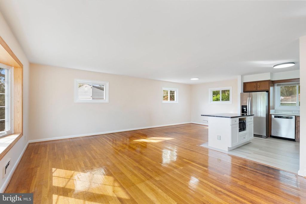 Image 11 of property listing at 1502 MELTON RD, Lutherville Timonium, MD 21093