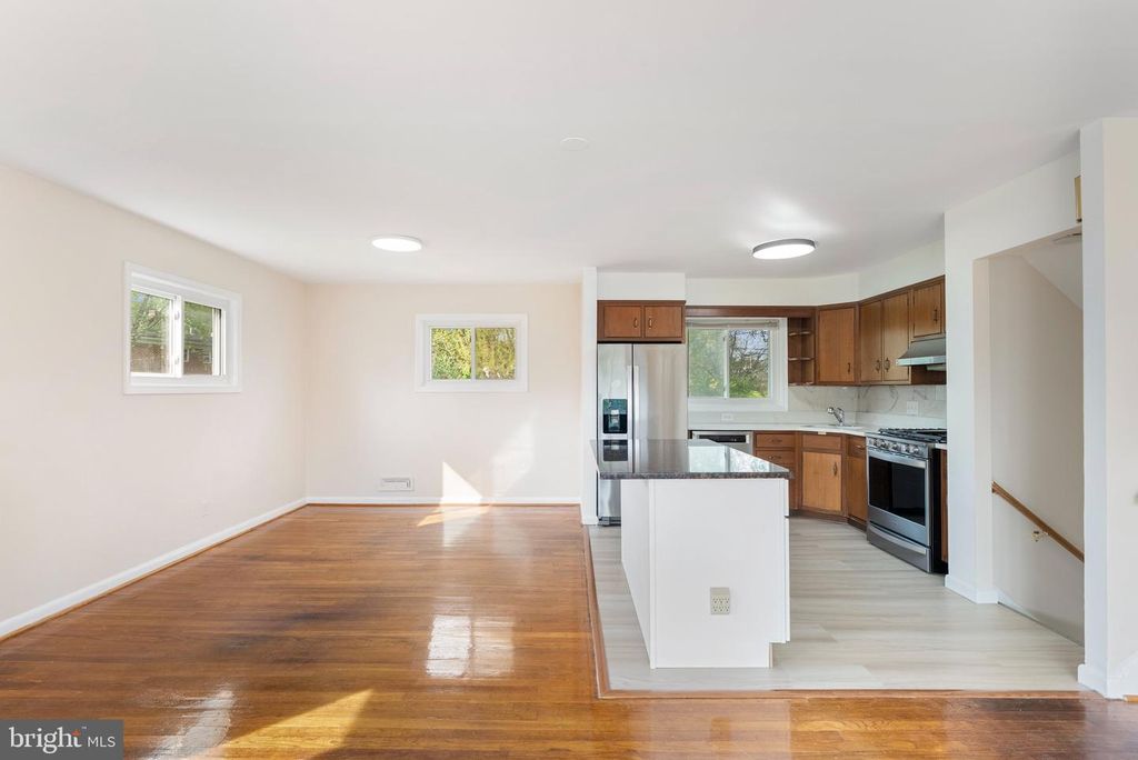 Image 12 of property listing at 1502 MELTON RD, Lutherville Timonium, MD 21093