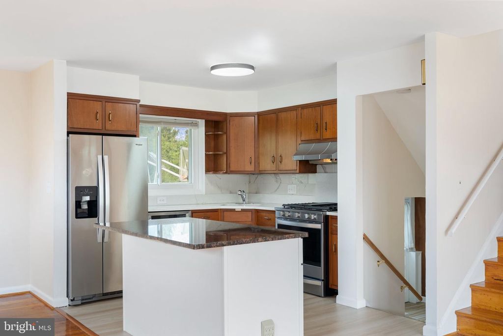 Image 13 of property listing at 1502 MELTON RD, Lutherville Timonium, MD 21093