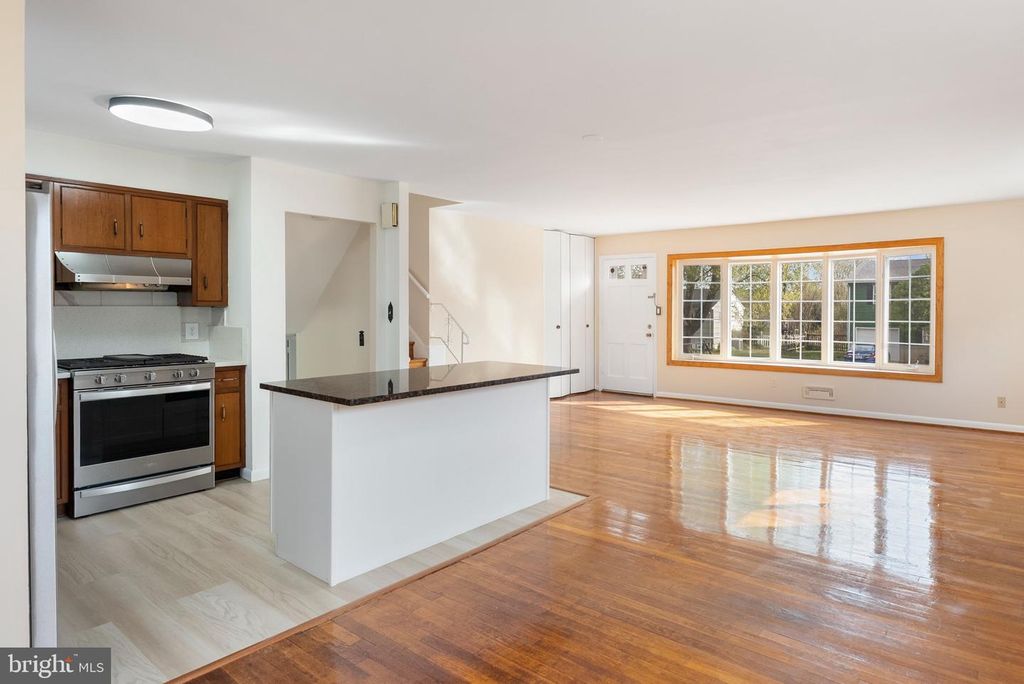 Image 16 of property listing at 1502 MELTON RD, Lutherville Timonium, MD 21093