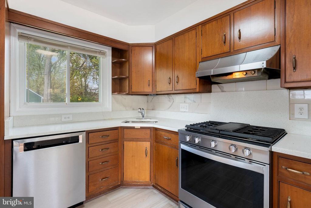 Image 18 of property listing at 1502 MELTON RD, Lutherville Timonium, MD 21093