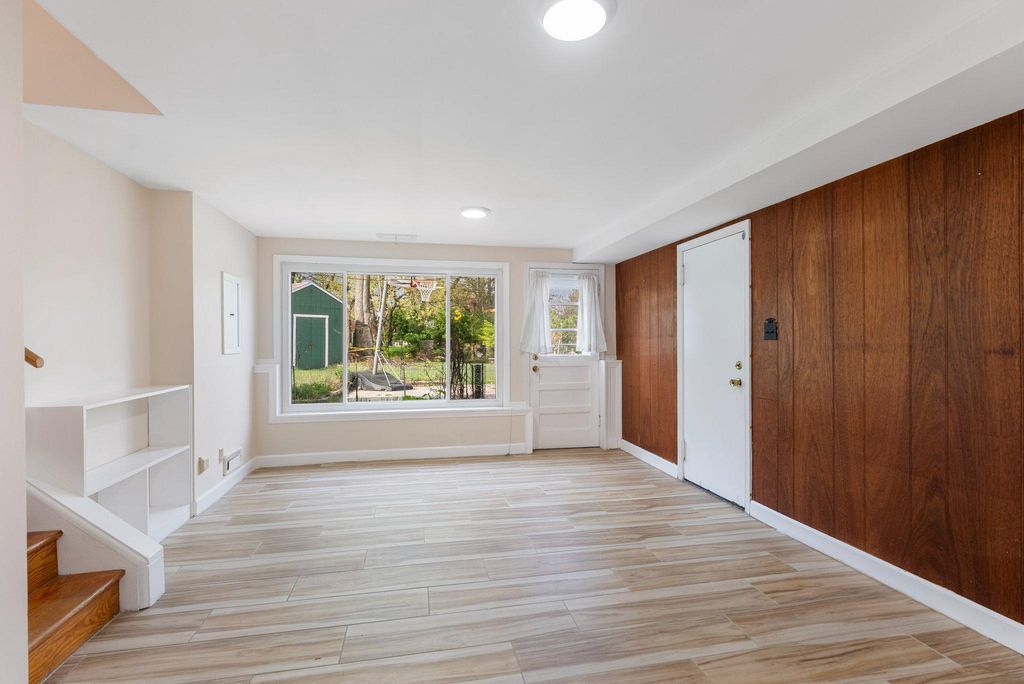 Image 21 of property listing at 1502 MELTON RD, Lutherville Timonium, MD 21093