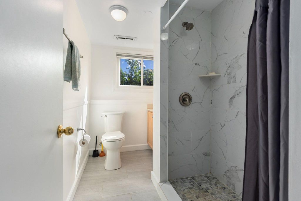 Image 24 of property listing at 1502 MELTON RD, Lutherville Timonium, MD 21093