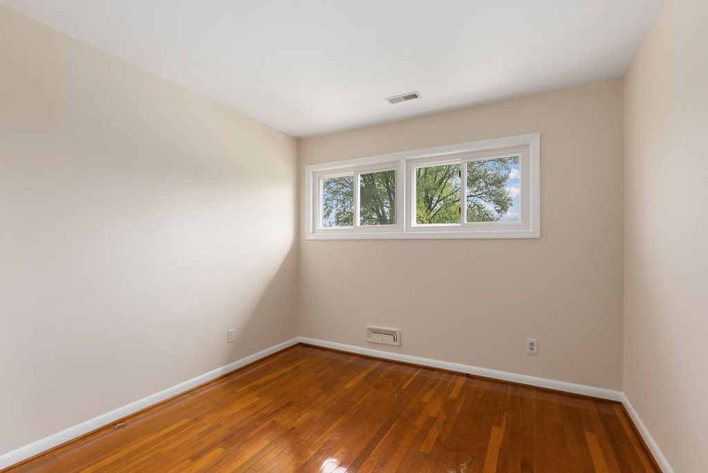 Image 34 of property listing at 1502 MELTON RD, Lutherville Timonium, MD 21093