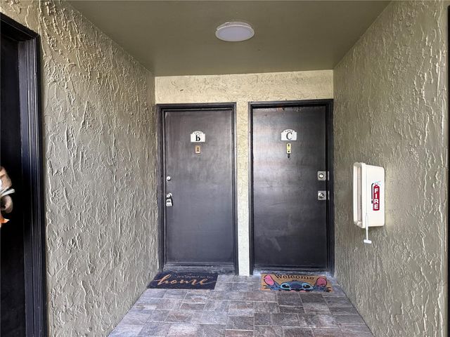 950 LAKE DESTINY ROAD B, Altamonte Springs, FL 32714