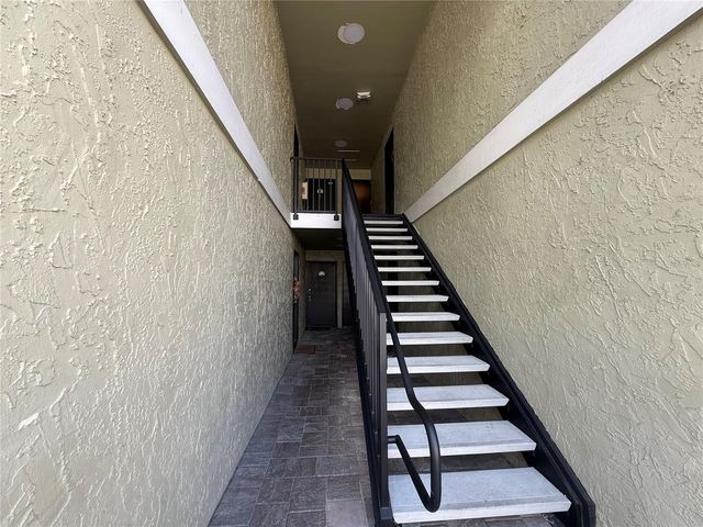 950 LAKE DESTINY ROAD B, Altamonte Springs, FL 32714