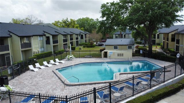 950 LAKE DESTINY ROAD B, Altamonte Springs, FL 32714