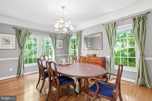 5767 BUSH HILL DR, Alexandria, VA 22310