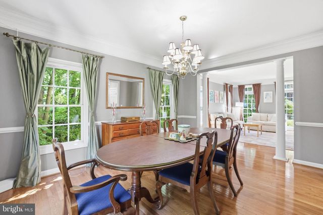 5767 BUSH HILL DR, Alexandria, VA 22310