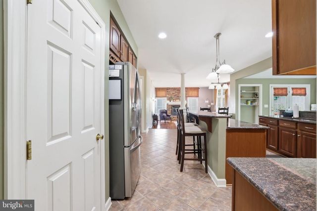 5767 BUSH HILL DR, Alexandria, VA 22310