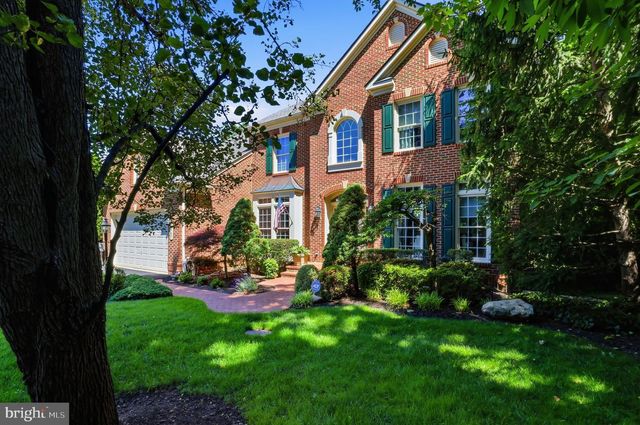 5767 BUSH HILL DR, Alexandria, VA 22310