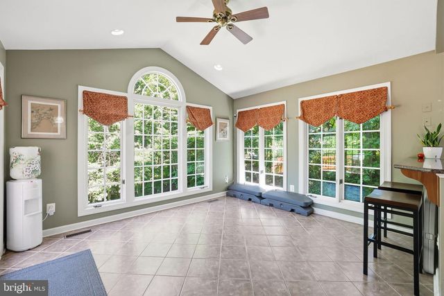 5767 BUSH HILL DR, Alexandria, VA 22310