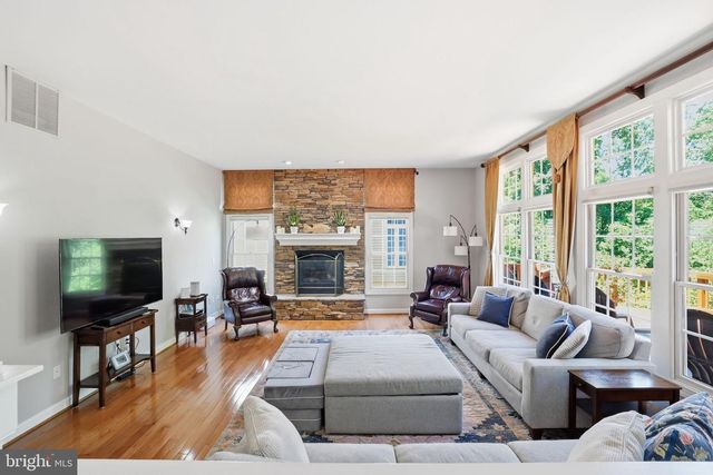 5767 BUSH HILL DR, Alexandria, VA 22310