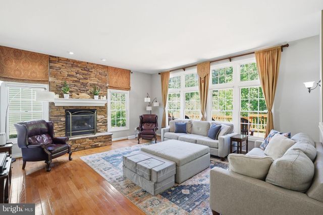5767 BUSH HILL DR, Alexandria, VA 22310