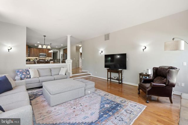5767 BUSH HILL DR, Alexandria, VA 22310