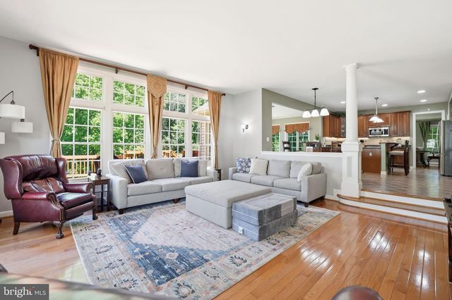 5767 BUSH HILL DR, Alexandria, VA 22310