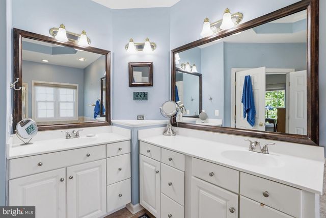 5767 BUSH HILL DR, Alexandria, VA 22310