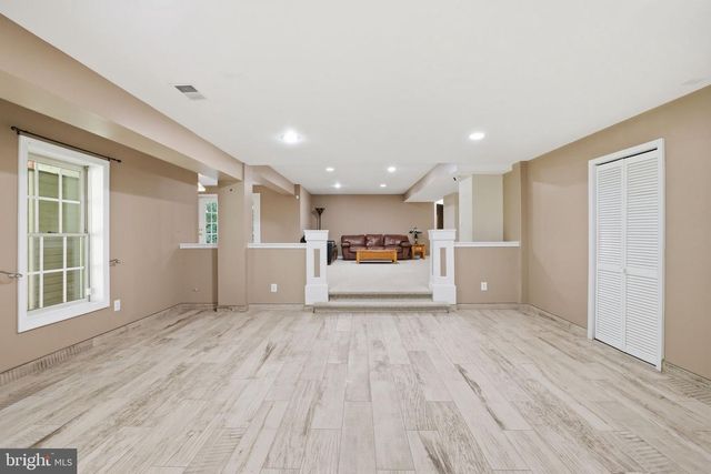 5767 BUSH HILL DR, Alexandria, VA 22310