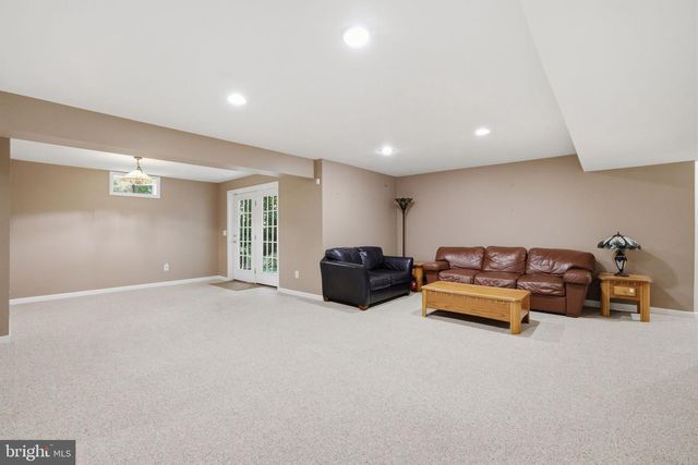 5767 BUSH HILL DR, Alexandria, VA 22310