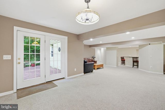 5767 BUSH HILL DR, Alexandria, VA 22310