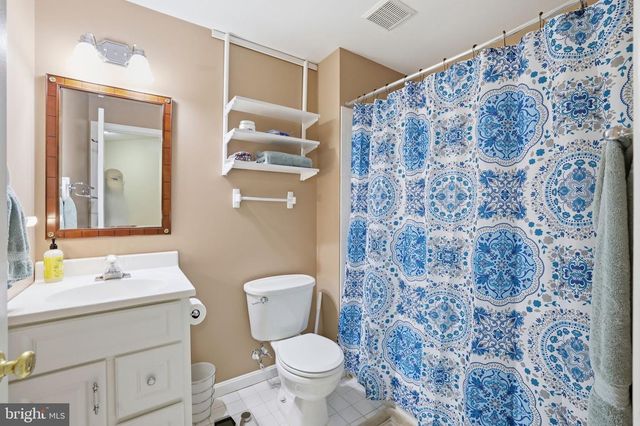 5767 BUSH HILL DR, Alexandria, VA 22310