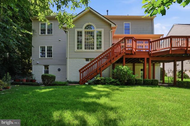 5767 BUSH HILL DR, Alexandria, VA 22310
