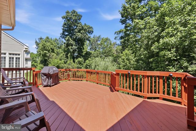 5767 BUSH HILL DR, Alexandria, VA 22310