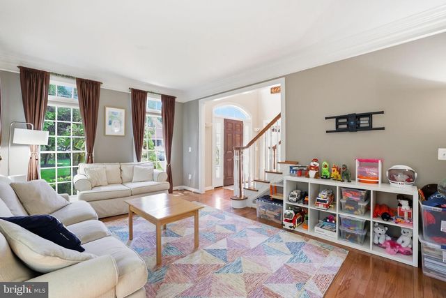 5767 BUSH HILL DR, Alexandria, VA 22310