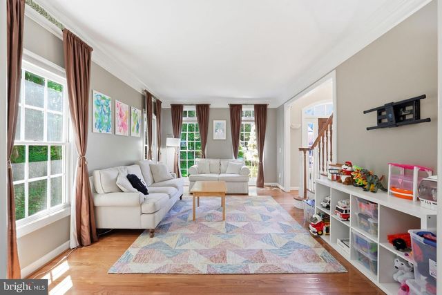 5767 BUSH HILL DR, Alexandria, VA 22310