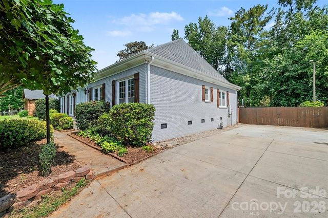 5734 Faulconbridge Road, Charlotte, NC 28227