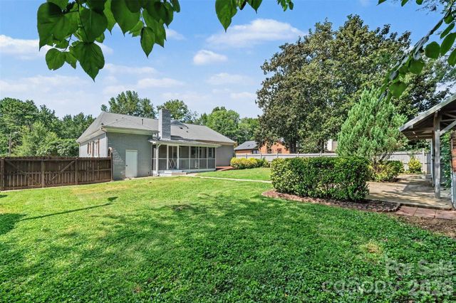 5734 Faulconbridge Road, Charlotte, NC 28227