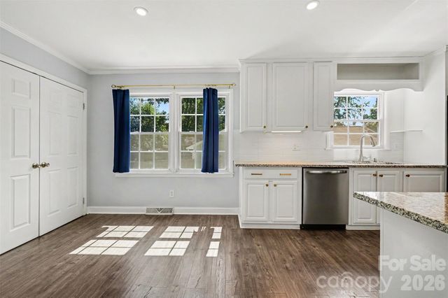 5734 Faulconbridge Road, Charlotte, NC 28227