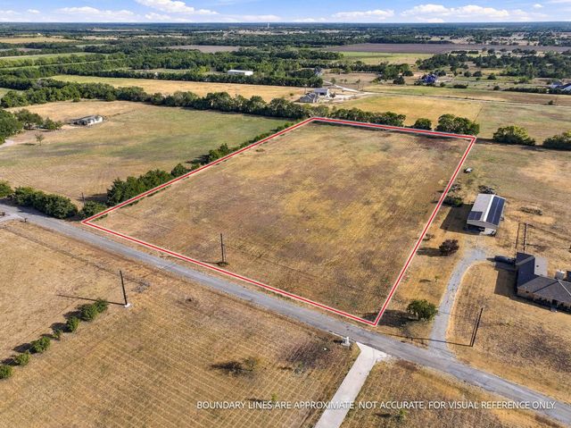 177 Country Place Lane, Van Alstyne, TX 75495