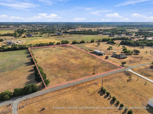 177 Country Place Lane, Van Alstyne, TX 75495