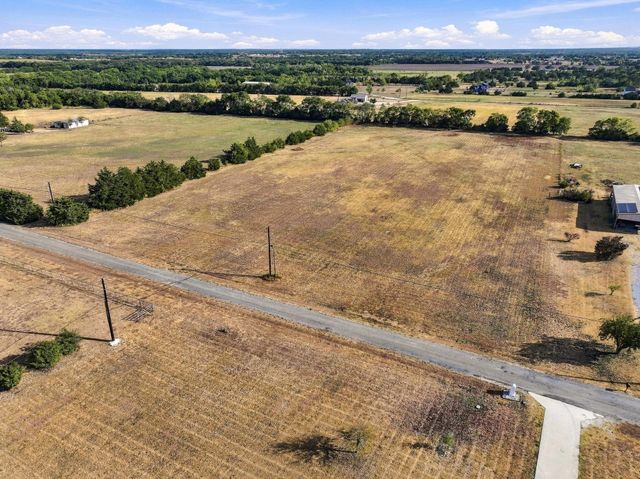 177 Country Place Lane, Van Alstyne, TX 75495
