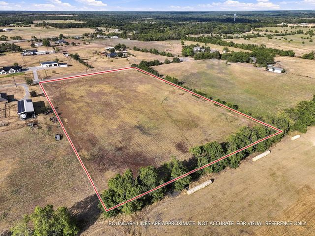 177 Country Place Lane, Van Alstyne, TX 75495