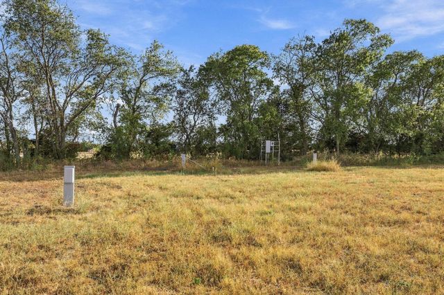 177 Country Place Lane, Van Alstyne, TX 75495