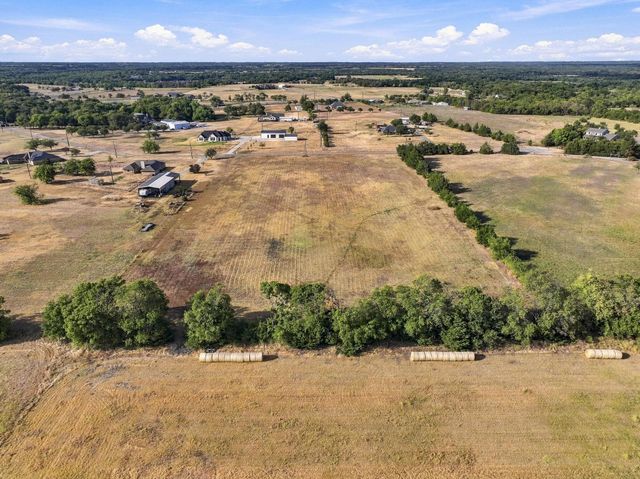 177 Country Place Lane, Van Alstyne, TX 75495